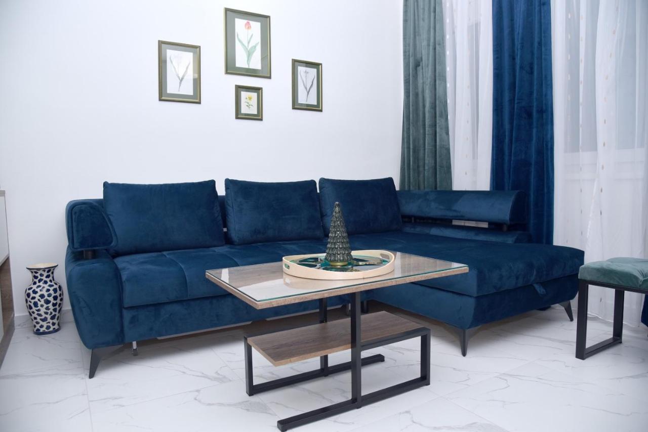 La Luna Premium Deluxe Apartment With Free Jacuzzi, Bikes & Covered Parking Nasice Luaran gambar