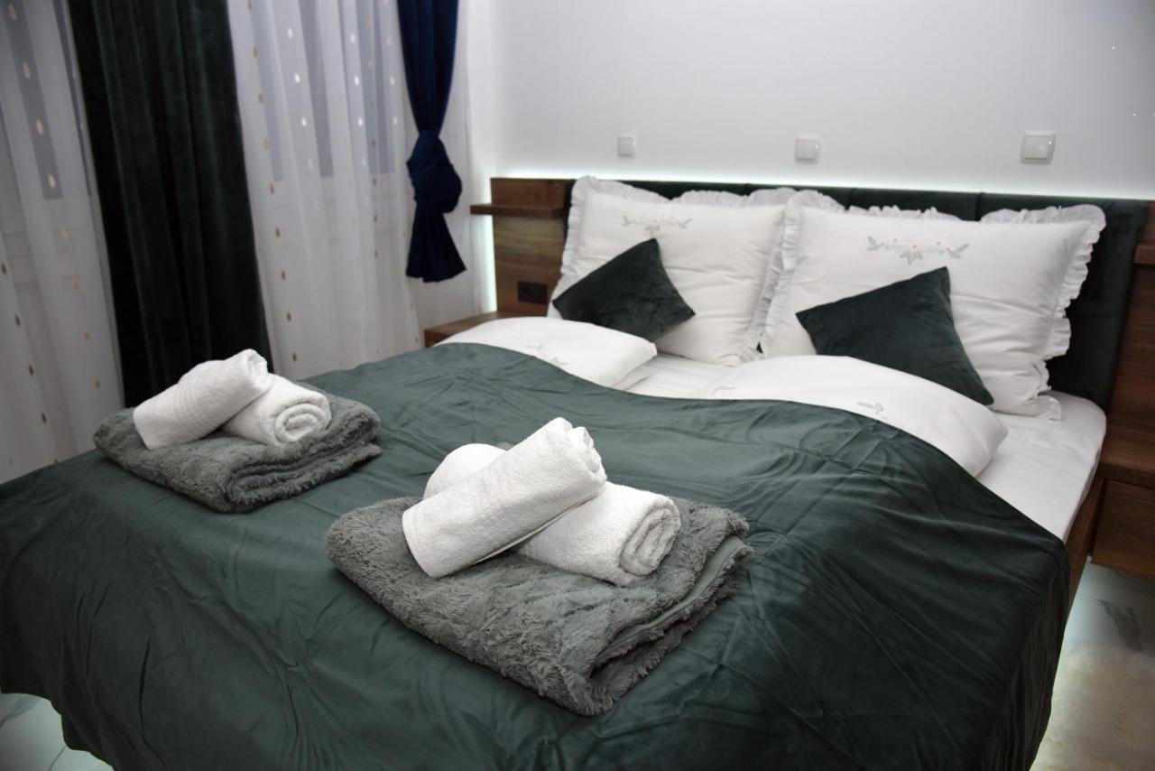 La Luna Premium Deluxe Apartment With Free Jacuzzi, Bikes & Covered Parking Nasice Luaran gambar