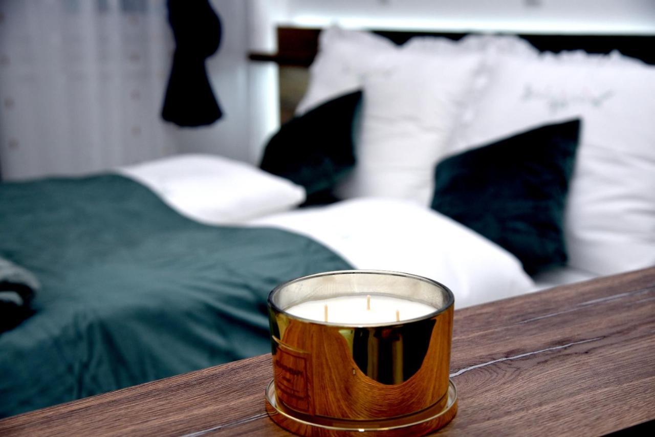La Luna Premium Deluxe Apartment With Free Jacuzzi, Bikes & Covered Parking Nasice Luaran gambar