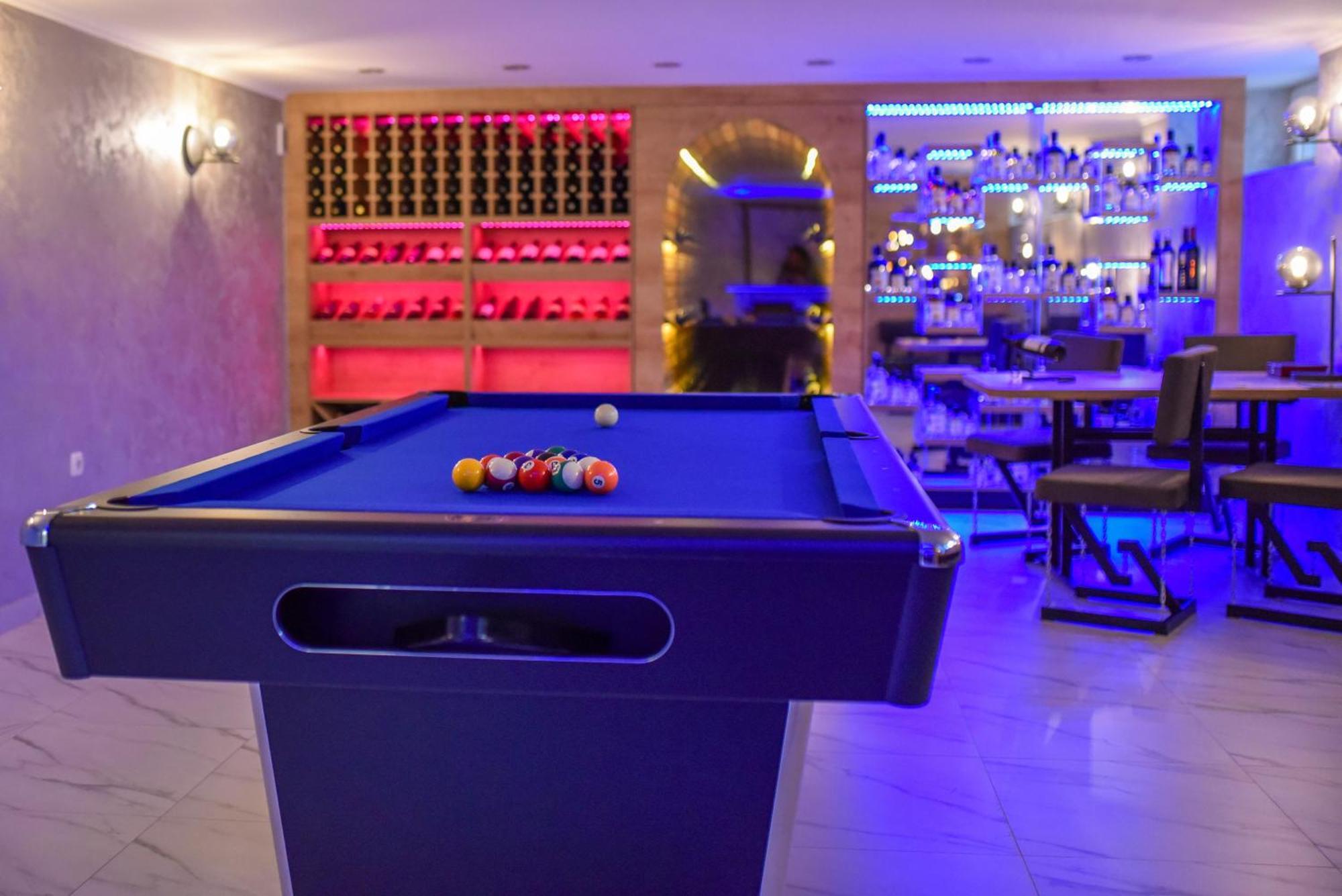 La Luna Premium Deluxe Apartment With Free Jacuzzi, Bikes & Covered Parking Nasice Luaran gambar