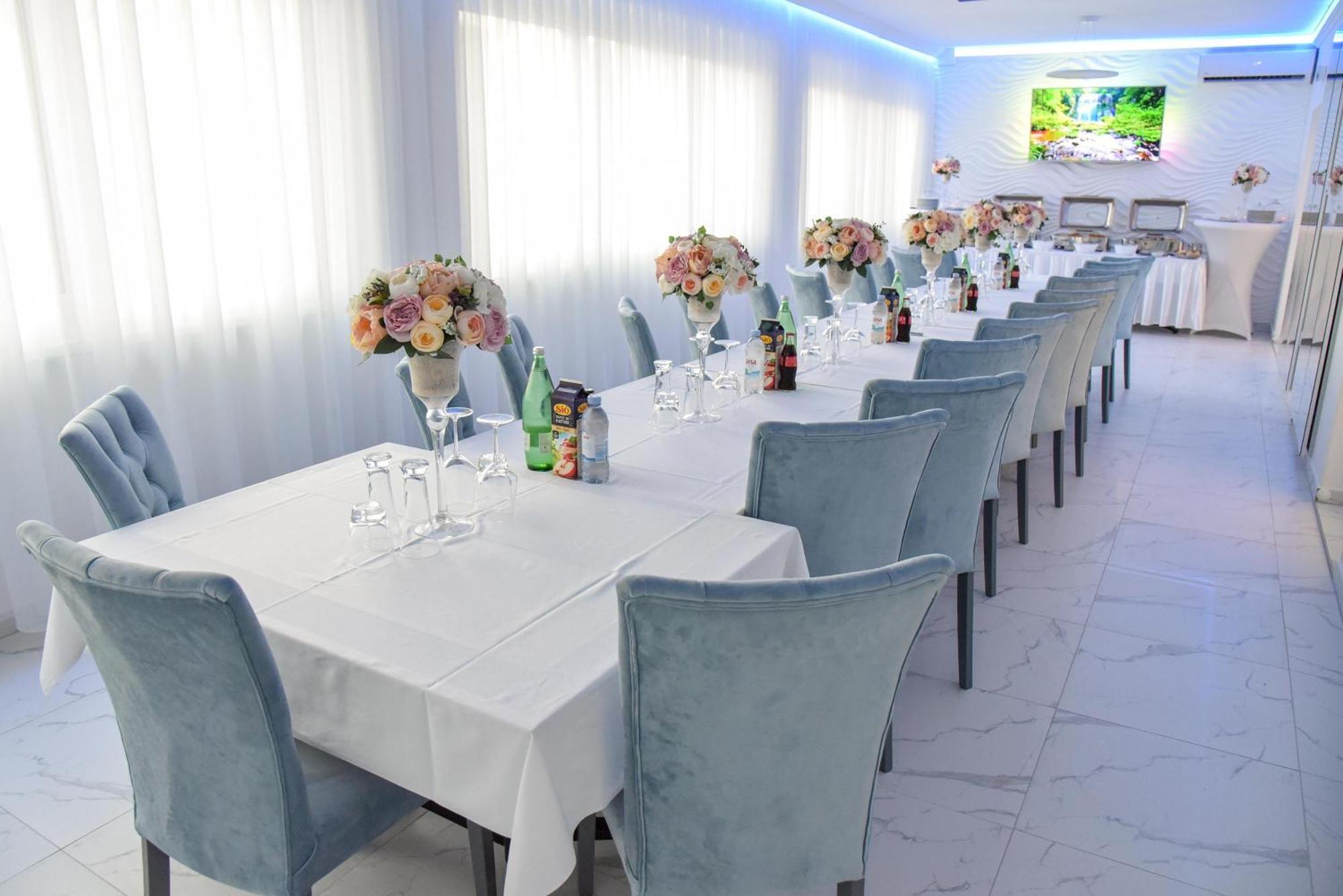 La Luna Premium Deluxe Apartment With Free Jacuzzi, Bikes & Covered Parking Nasice Luaran gambar